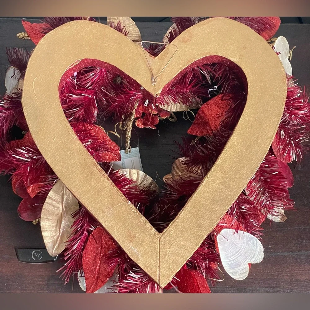 Valentine’s Day Heart Shaped Wreath - Picture 5 of 7